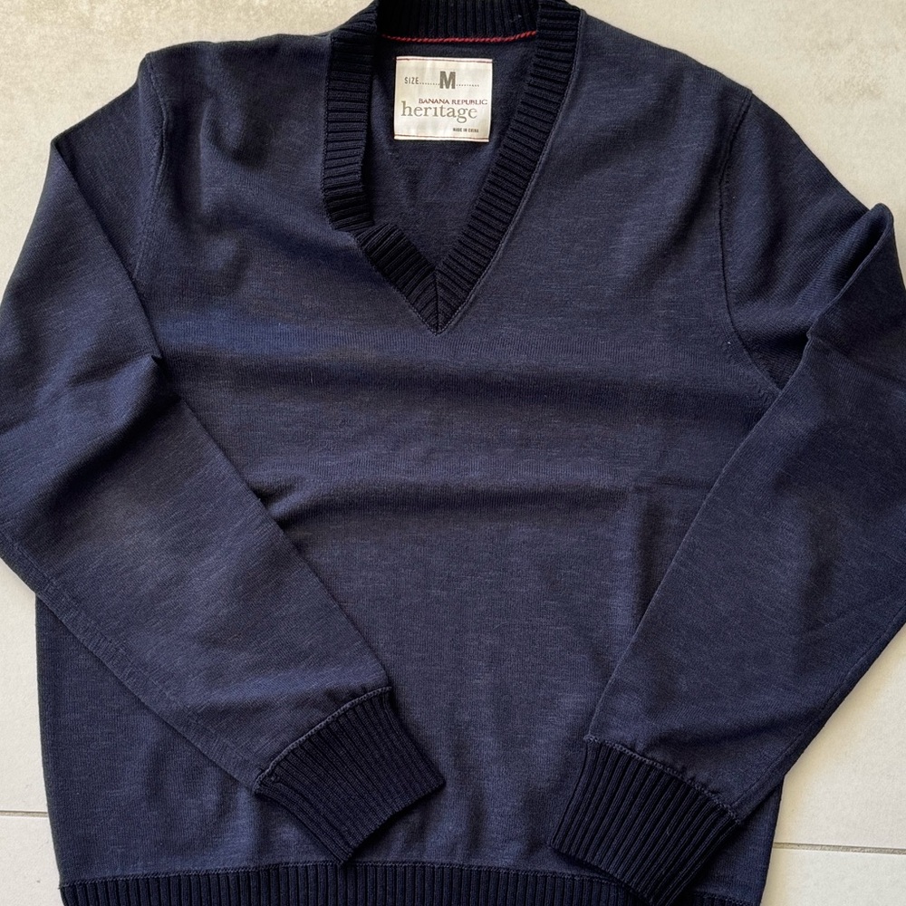 Nwot banana republic Heritage Deep Blue V-Neck Men's Sweater sz M